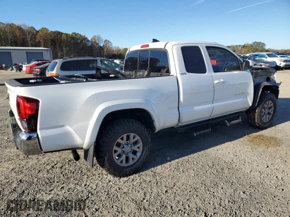 ✅ 2019 Toyota Tacoma SR5 • VIN: 5TFRZ5CN8KX072852 • Lot: 79797874. Listed on Copart with 121,635 mi. Free auction sales archive from the USA and detailed vehicle history report at DreamBid. Image 3.