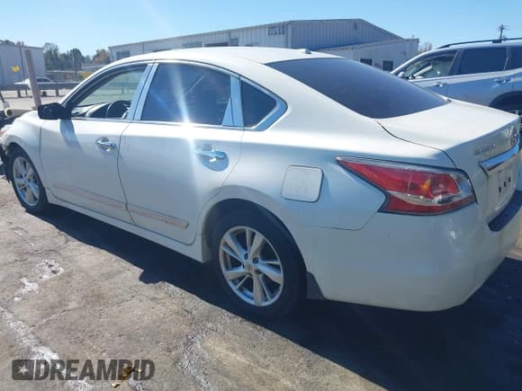 ✅ 2014 Nissan Altima SL • VIN: 1N4AL3AP7EN230644 • Лот: 43533630. Опубликован ранее на IAAI с пробегом 142 987 миль. Бесплатный доступ к архиву аукционных продаж из США и подробный отчёт об истории автомобиля на DreamBid. Изображение 3.