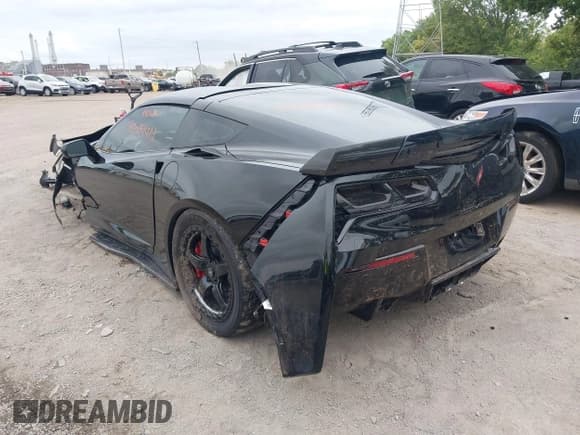 ✅ 2014 Chevrolet Corvette Z51 3LT • VIN: 1G1YL2D76E5122605 • Lot: 43039414. Wystawiony na IAAI z przebiegiem 28 165 mil. Bezpłatny archiwum sprzedaży aukcyjnych z USA i szczegółowy raport historii pojazdu na DreamBid. Zdjęcie 3.