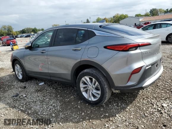 ✅ 2024 Buick Envista Preferred • VIN: KL47LAE28RB151444 • Lot: 83839455. Wystawiony na Copart z przebiegiem 10 621 mil. Bezpłatny archiwum sprzedaży aukcyjnych z USA i szczegółowy raport historii pojazdu na DreamBid. Zdjęcie 2.