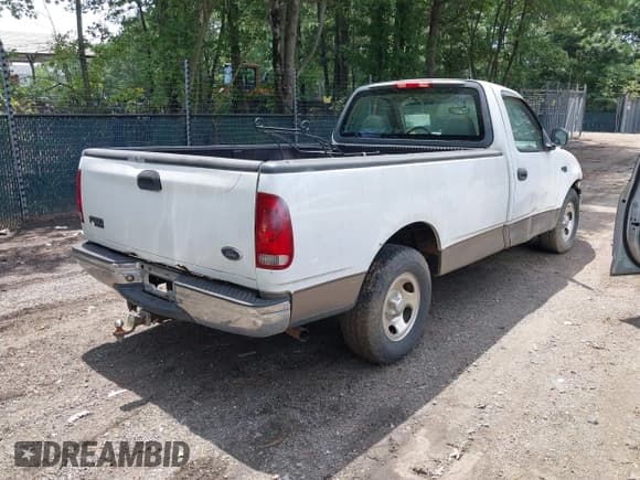 ✅ 2004 Ford F-150 XL • VIN: 2FTRF17264CA40293 • Lot: 42771784. Listed on IAAI with 248,000 mi. Free auction sales archive from the USA and detailed vehicle history report at DreamBid. Image 4.