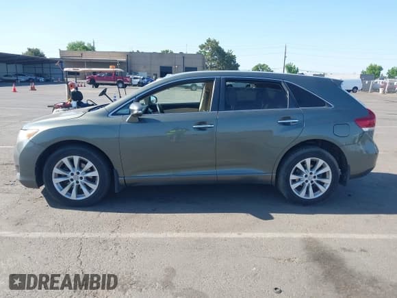 ✅ 2013 Toyota Venza LE • VIN: 4T3BA3BBXDU040058 • Лот: 42359550. Опубликован ранее на IAAI с пробегом 189 678 миль. Бесплатный доступ к архиву аукционных продаж из США и подробный отчёт об истории автомобиля на DreamBid. Изображение 14.