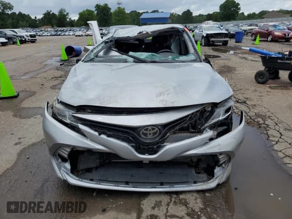 ✅ 2018 Toyota Camry LE • VIN: 4T1B11HKXJU087896 • Лот: 61462465. Опубликован ранее на Copart с пробегом 155 955 миль. Бесплатный доступ к архиву аукционных продаж из США и подробный отчёт об истории автомобиля на DreamBid. Изображение 5.
