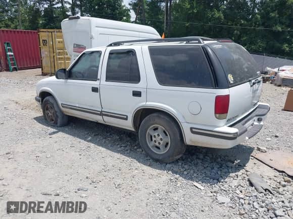 1999 Chevrolet Blazer LT с VIN 1GNDT13W3X2214016, выставлен на аукционе IAAI как лот 42596328 с пробегом 179 837 миль миль и . История ставок и продаж доступна на DreamBid. Изображение 3.