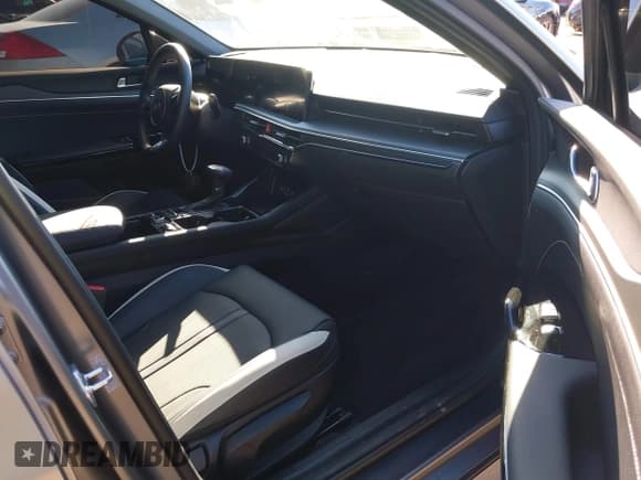 ✅ 2025 Kia K5 GT-Line • VIN: KNAG64J79S5358328 • Lot: 43465065. Wystawiony na IAAI z przebiegiem 1 183 mil. Bezpłatny archiwum sprzedaży aukcyjnych z USA i szczegółowy raport historii pojazdu na DreamBid. Zdjęcie 5.