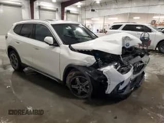 ✅ 2026 BMW X1 xDrive28i • VIN: WBX73EF06T5407566 • Lot: 92824065. Wystawiony na Copart z przebiegiem 2 052 mil. Bezpłatny archiwum sprzedaży aukcyjnych z USA i szczegółowy raport historii pojazdu na DreamBid. Zdjęcie 4.
