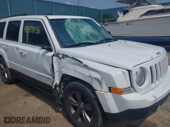 ✅ 2015 Jeep Patriot Latitude • VIN: 1C4NJPFAXFD429224 • Lot: 42477036. Wystawiony na IAAI z przebiegiem 125 900 mil. Bezpłatny archiwum sprzedaży aukcyjnych z USA i szczegółowy raport historii pojazdu na DreamBid. Zdjęcie 6.