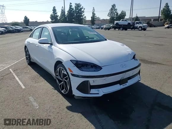 ✅ 2025 Hyundai Ioniq 6 SEL • VIN: KMHM34AA1SA085902 • Lot: 84699545. Listed on Copart with 8,637 mi. Free auction sales archive from the USA and detailed vehicle history report at DreamBid. Image 13.