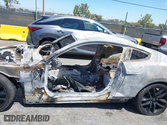 ✅ 2019 Ford Mustang GT Premium • VIN: 1FA6P8CFXK5169586 • Lot: 42815014. Wystawiony na IAAI z przebiegiem Nie podano. Bezpłatny archiwum sprzedaży aukcyjnych z USA i szczegółowy raport historii pojazdu na DreamBid. Zdjęcie 13.