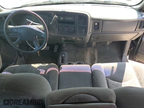 ✅ 2003 Chevrolet Silverado 1500 • VIN: 2GCEK19V831378404 • Лот: 68306235. Опубликован ранее на Copart с пробегом 272 627 миль. Бесплатный доступ к архиву аукционных продаж из США и подробный отчёт об истории автомобиля на DreamBid. Изображение 9.