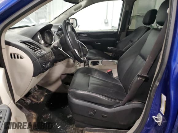 ✅ 2019 Dodge Grand Caravan Crew • VIN: 2C4RDGDG0KR633831 • Lot: 45202085. Wystawiony na Copart z przebiegiem 108 072 mil. Bezpłatny archiwum sprzedaży aukcyjnych z USA i szczegółowy raport historii pojazdu na DreamBid. Zdjęcie 7.