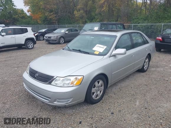 ✅ 2002 Toyota Avalon XL • VIN: 4T1BF28B32U196872 • Лот: 43568460. Опубликован ранее на IAAI с пробегом 179 139 миль. Бесплатный доступ к архиву аукционных продаж из США и подробный отчёт об истории автомобиля на DreamBid. Изображение 2.
