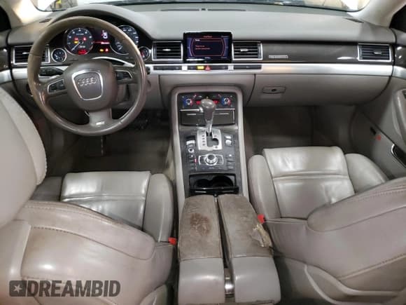 ✅ 2008 Audi S8 • VIN: WAUPN94E48N014604 • Lot: 82362434. Wystawiony na Copart z przebiegiem 202 532 mil. Bezpłatny archiwum sprzedaży aukcyjnych z USA i szczegółowy raport historii pojazdu na DreamBid. Zdjęcie 8.