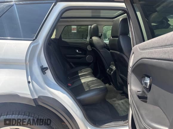 ✅ 2018 Land Rover Range Rover Evoque SE • VIN: SALVP2RX3JH322849 • Lot: 42883106. Wystawiony na IAAI z przebiegiem 91 609 mil. Bezpłatny archiwum sprzedaży aukcyjnych z USA i szczegółowy raport historii pojazdu na DreamBid. Zdjęcie 7.