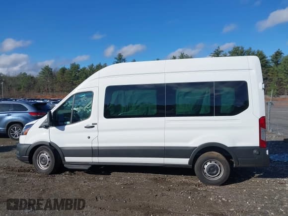 ✅ 2024 Ford Transit Passenger XL • VIN: 1FBAX2X83RKB05418 • Лот: 40930608. Опубликован ранее на IAAI с пробегом 2 344 миль. Бесплатный доступ к архиву аукционных продаж из США и подробный отчёт об истории автомобиля на DreamBid. Изображение 14.