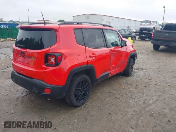 ✅ 2018 Jeep Renegade Sport • VIN: ZACCJBAB1JPH59581 • Lot: 42115576. Listed on IAAI with 115,576 mi. Free auction sales archive from the USA and detailed vehicle history report at DreamBid. Image 4.