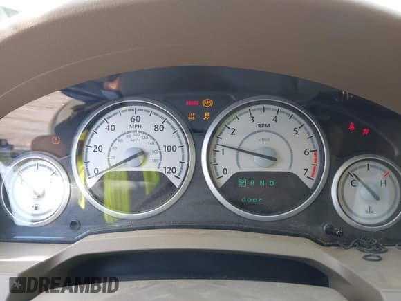 ✅ 2010 Chrysler Town & Country LX • VIN: 2A4RR2D15AR392468 • Lot: 43015328. Wystawiony na IAAI z przebiegiem 165 515 mil. Bezpłatny archiwum sprzedaży aukcyjnych z USA i szczegółowy raport historii pojazdu na DreamBid. Zdjęcie 7.