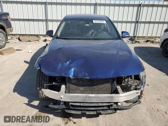2018 BMW 3 Series 320i xDrive with VIN WBA8E5G50JNU48176, listed as a Copart auction lot 84450965 with 85,589 mi miles and Salvage title. Bid and sale history available at DreamBid. Image 5.