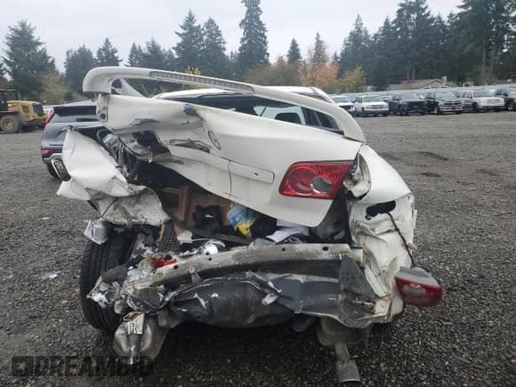 ✅ 2003 Mazda 6 s • VIN: 1YVHP80D435M20104 • Lot: 90927995. Listed on Copart with 156,147 mi. Free auction sales archive from the USA and detailed vehicle history report at DreamBid. Image 6.