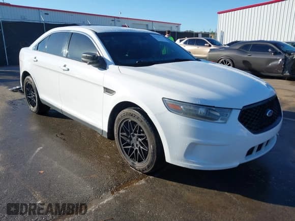 ✅ 2015 Ford Police Interceptor • VIN: 1FAHP2MK6FG154434 • Lot: 43709632. Wystawiony na IAAI z przebiegiem 125 881 mil. Bezpłatny archiwum sprzedaży aukcyjnych z USA i szczegółowy raport historii pojazdu na DreamBid. Zdjęcie 1.