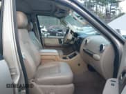 ✅ 2005 Ford Expedition Limited • VIN: 1FMFU20525LA94373 • Lot: 43796073. Wystawiony na IAAI z przebiegiem 140 660 mil. Bezpłatny archiwum sprzedaży aukcyjnych z USA i szczegółowy raport historii pojazdu na DreamBid. Zdjęcie 5.