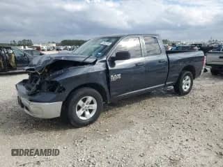 2020 Ram 1500 Tradesman z VIN 1C6RR6FG2LS128258, wystawiony jako Copart lot #43822155 z przebiegiem 184 132 mil mil oraz Szkoda całkowita • Salvage title. Historia ofert i sprzedaży dostępna na DreamBid. Obrazek 1.