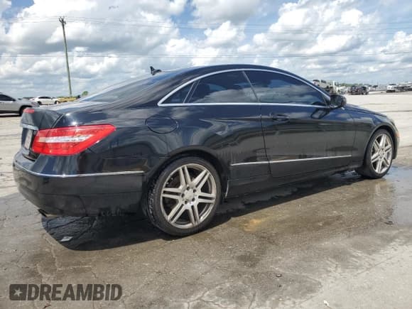 ✅ 2010 Mercedes-Benz E 350 • VIN: WDDKJ5GB0AF007786 • Lot: 54393485. Listed on Copart with 129,573 mi. Free auction sales archive from the USA and detailed vehicle history report at DreamBid. Image 3.