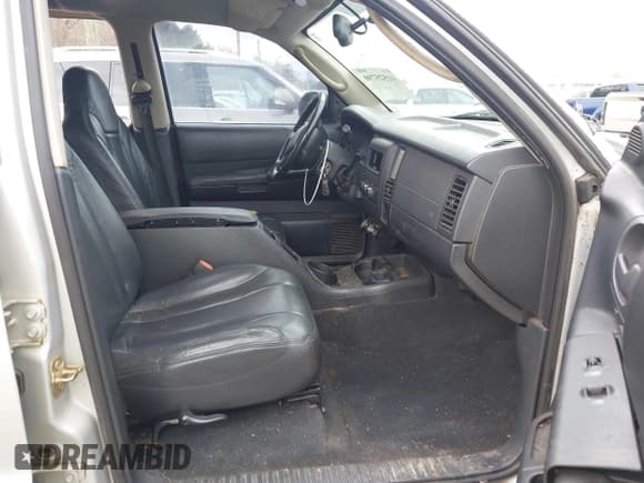 ✅ 2002 Dodge Dakota SLT • VIN: 1B7HG48N82S581583 • Lot: 41525790. Wystawiony na IAAI z przebiegiem 255 806 mil. Bezpłatny archiwum sprzedaży aukcyjnych z USA i szczegółowy raport historii pojazdu na DreamBid. Zdjęcie 5.