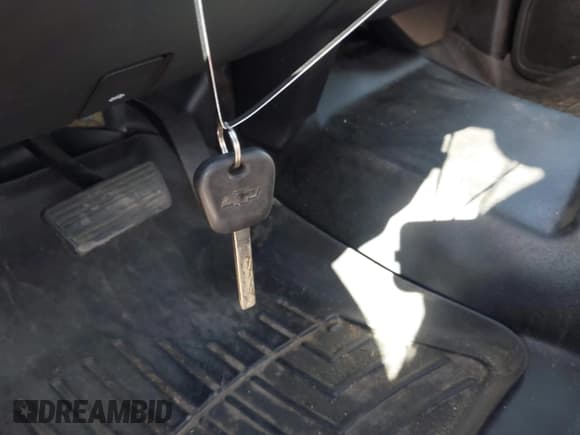 ✅ 2017 Chevrolet Silverado 1500 LS • VIN: 1GCRCNEH7HZ298435 • Lot: 43493254. Listed on IAAI with 139,071 mi. Free auction sales archive from the USA and detailed vehicle history report at DreamBid. Image 11.