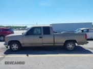 ✅ 1996 GMC Sierra 1500 • VIN: 2GTEC19M3T1502695 • Lot: 42199919. Wystawiony na IAAI z przebiegiem 285 889 mil. Bezpłatny archiwum sprzedaży aukcyjnych z USA i szczegółowy raport historii pojazdu na DreamBid. Zdjęcie 14.
