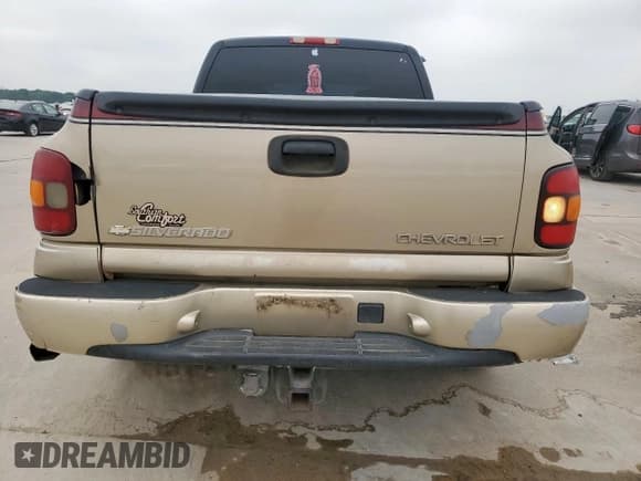 ✅ 2005 Chevrolet Silverado 1500 LT • VIN: 1GCEC19T05Z317716 • Лот: 58046315. Опубликован ранее на Copart с пробегом 249 509 миль. Бесплатный доступ к архиву аукционных продаж из США и подробный отчёт об истории автомобиля на DreamBid. Изображение 6.