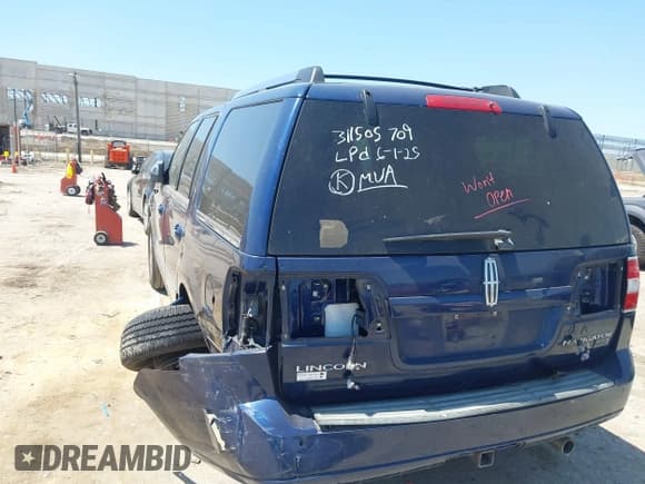 ✅ 2011 Lincoln Navigator • VIN: 5LMJJ2H50BEJ04807 • Lot: 42518731. Wystawiony na IAAI z przebiegiem 198 317 mil. Bezpłatny archiwum sprzedaży aukcyjnych z USA i szczegółowy raport historii pojazdu na DreamBid. Zdjęcie 3.