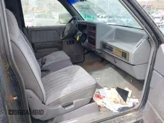 1995 Dodge Dakota with VIN 1B7GL23X0SS266233, listed as a IAAI auction lot 41864191 with 199,159 mi miles and . Bid and sale history available at DreamBid. Image 5.