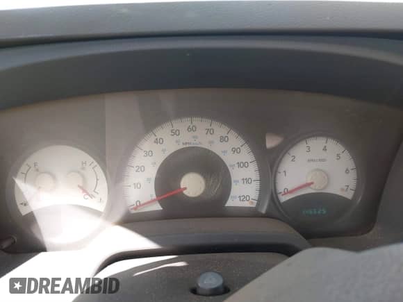 2010 Dodge Dakota z VIN 1D7CE3BK3AS164353, wystawiony jako IAAI lot #40646738 z przebiegiem 146 625 mil mil oraz . Historia ofert i sprzedaży dostępna na DreamBid. Obrazek 7.