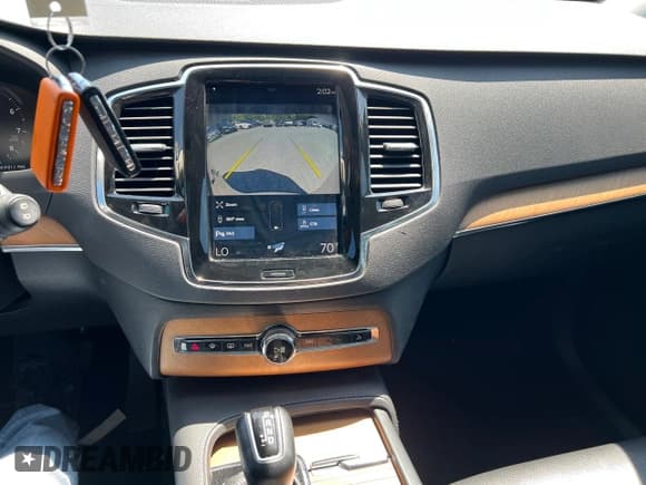 ✅ 2021 Volvo XC90 Momentum • VIN: YV4102CK7M1688329 • Лот: 61495905. Опубликован ранее на Copart с пробегом 97 604 миль. Бесплатный доступ к архиву аукционных продаж из США и подробный отчёт об истории автомобиля на DreamBid. Изображение 10.