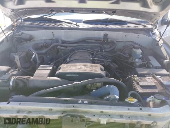 ✅ 2002 Toyota Sequoia Limited • VIN: 5TDZT38A72S131990 • Lot: 42831585. Listed on IAAI with 210,877 mi. Free auction sales archive from the USA and detailed vehicle history report at DreamBid. Image 10.