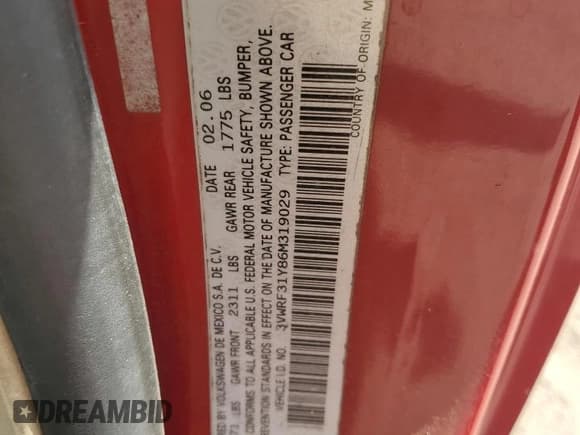 ✅ 2006 Volkswagen Beetle • VIN: 3VWRF31Y86M319029 • Лот: 54918615. Опубликован ранее на Copart с пробегом 124 429 миль. Бесплатный доступ к архиву аукционных продаж из США и подробный отчёт об истории автомобиля на DreamBid. Изображение 13.