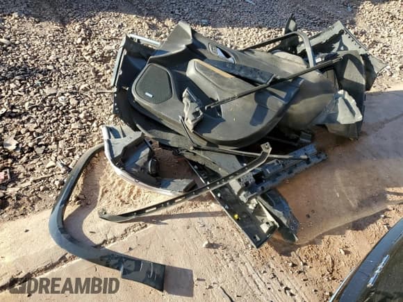 ✅ 2019 GMC Acadia Denali • VIN: 1GKKNXLS0KZ114499 • Lot: 90855975. Listed on Copart with 116,188 mi. Free auction sales archive from the USA and detailed vehicle history report at DreamBid. Image 13.