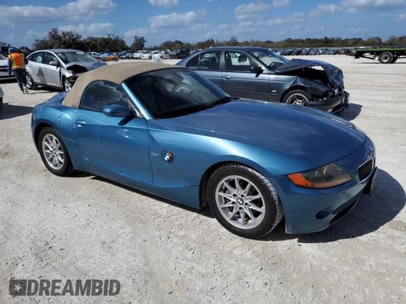 ✅ 2003 BMW Z4 2.5i • VIN: 4USBT33413LS45760 • Lot: 78065164. Listed on Copart with 69,735 mi. Free auction sales archive from the USA and detailed vehicle history report at DreamBid. Image 4.