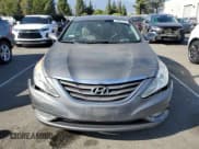 ✅ 2013 Hyundai Sonata GLS • VIN: 5NPEB4AC9DH705131 • Lot: 72051714. Wystawiony na Copart z przebiegiem Nie podano. Bezpłatny archiwum sprzedaży aukcyjnych z USA i szczegółowy raport historii pojazdu na DreamBid. Zdjęcie 5.