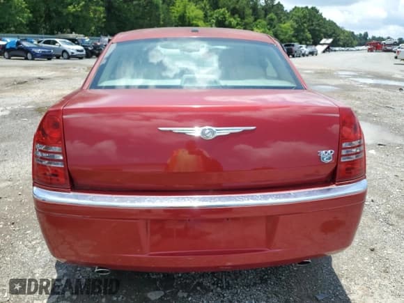 ✅ 2007 Chrysler 300 C • VIN: 2C3KA63H77H604195 • Lot: 64473475. Listed on Copart with 198,610 mi. Free auction sales archive from the USA and detailed vehicle history report at DreamBid. Image 6.