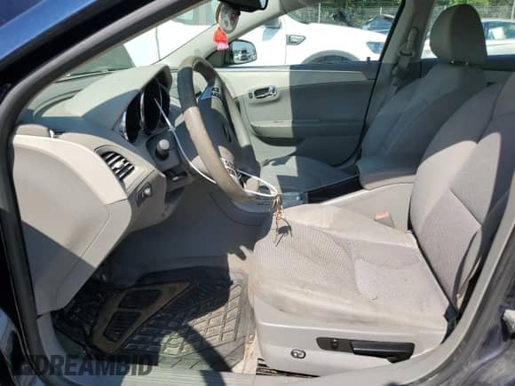 2012 Chevrolet Malibu 1LT z VIN 1G1ZC5E00CF283899, wystawiony jako Copart lot #58759764 z przebiegiem 180 471 mil mil oraz Czysty tytuł • Clean title. Historia ofert i sprzedaży dostępna na DreamBid. Obrazek 7.