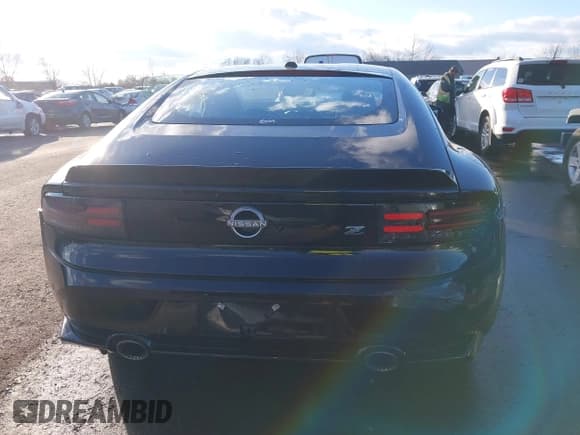 ✅ 2024 Nissan Z Performance • VIN: JN1BZ4BH5RM364352 • Lot: 43671444. Wystawiony na IAAI z przebiegiem 17 571 mil. Bezpłatny archiwum sprzedaży aukcyjnych z USA i szczegółowy raport historii pojazdu na DreamBid. Zdjęcie 16.