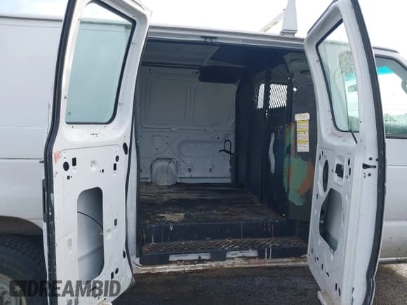 ✅ 2008 Ford Econoline Cargo Commercial • VIN: 1FTNE24WX8DA10492 • Lot: 43744673. Listed on IAAI with Not provided. Free auction sales archive from the USA and detailed vehicle history report at DreamBid. Image 8.
