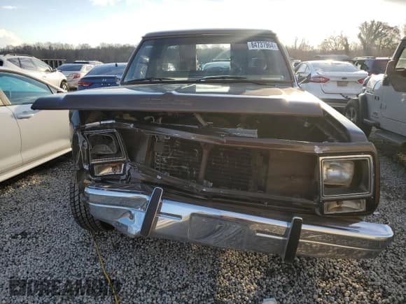 ✅ 1988 Dodge D/W 100 • VIN: 1B7FD04XXJS678038 • Lot: 84737964. Listed on Copart with 19,276 mi. Free auction sales archive from the USA and detailed vehicle history report at DreamBid. Image 5.