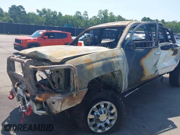 ✅ 2015 Chevrolet Silverado 2500HD LTZ • VIN: 1GC1KWE88FF128542 • Lot: 42545413. Listed on IAAI with 141,188 mi. Free auction sales archive from the USA and detailed vehicle history report at DreamBid. Image 6.