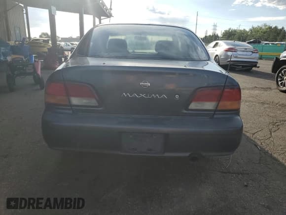 ✅ 1999 Nissan Maxima GXE • VIN: JN1CA21D8XT803822 • Lot: 64638365. Wystawiony na Copart z przebiegiem 203 700 mil. Bezpłatny archiwum sprzedaży aukcyjnych z USA i szczegółowy raport historii pojazdu na DreamBid. Zdjęcie 6.