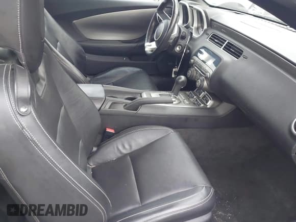 ✅ 2011 Chevrolet Camaro 2LT • VIN: 2G1FC3DD5B9163468 • Lot: 41931633. Wystawiony na IAAI z przebiegiem 151 015 mil. Bezpłatny archiwum sprzedaży aukcyjnych z USA i szczegółowy raport historii pojazdu na DreamBid. Zdjęcie 5.