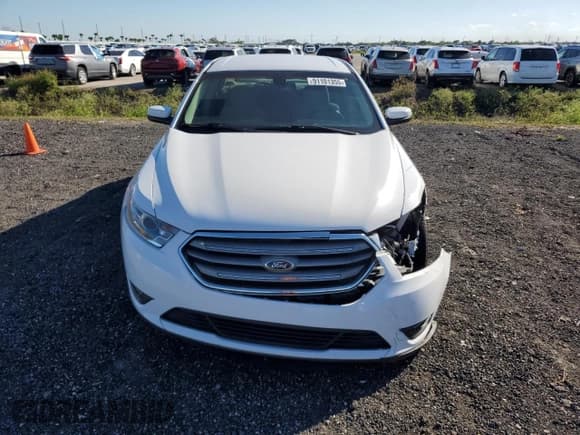 ✅ 2016 Ford Taurus SEL • VIN: 1FAHP2E8XGG126656 • Lot: 91101355. Listed on Copart with 83,804 mi. Free auction sales archive from the USA and detailed vehicle history report at DreamBid. Image 5.