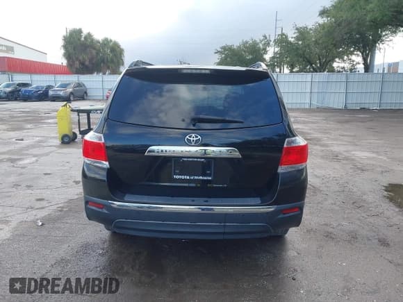 ✅ 2013 Toyota Highlander • VIN: 5TDZK3EH0DS109529 • Лот: 43378778. Опубликован ранее на IAAI с пробегом 187 845 миль. Бесплатный доступ к архиву аукционных продаж из США и подробный отчёт об истории автомобиля на DreamBid. Изображение 16.